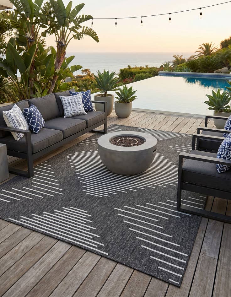 Detail image of 7' x 10' Easy-Clean Modern Indoor / Outdoor Rug