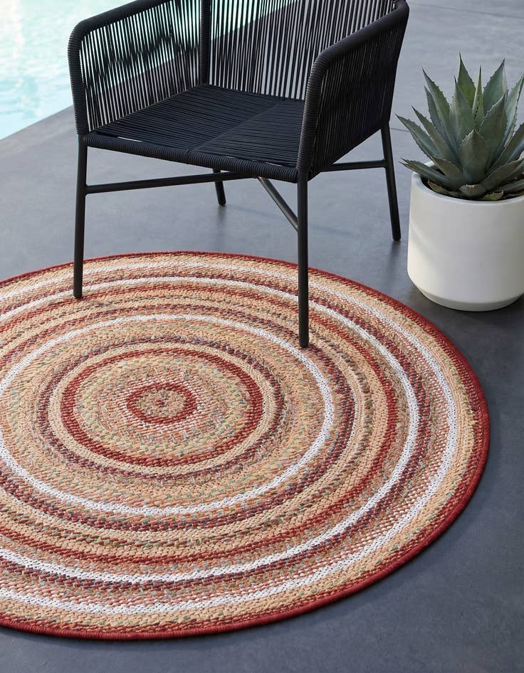Detail image of 3' 3 x 3' 3 Easy-Clean Baja Indoor / Outdoor Round Rug