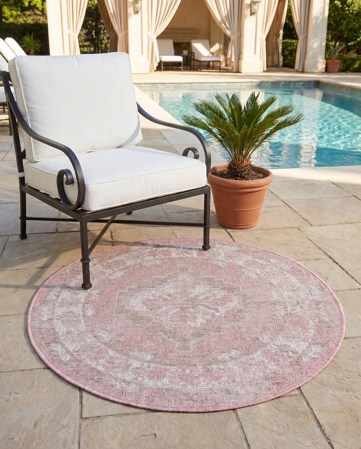 Detail image of 3' x 3' Easy-Clean Traditional Indoor / Outdoor Round Rug