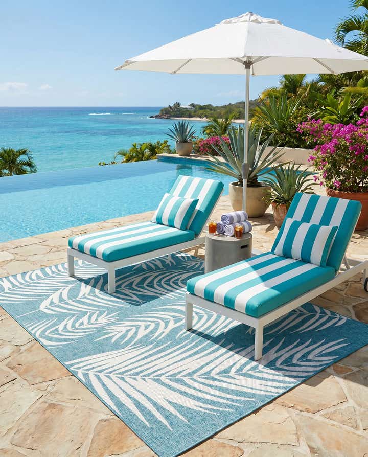 5' 3 x 8' Easy-Clean Botanical Indoor / Outdoor Rug