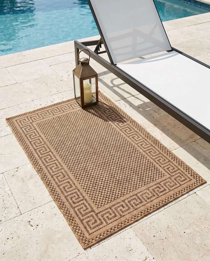 3' 3 x 5' Easy-Clean Border Indoor / Outdoor Rug