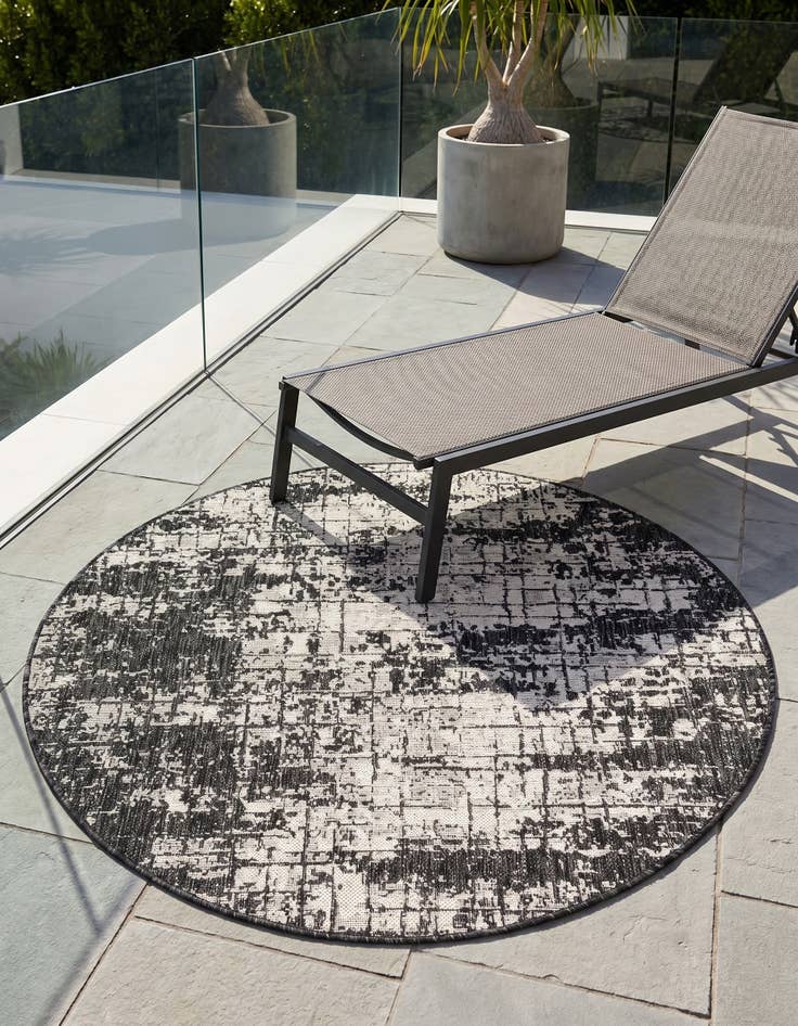 Detail image of 4' x 4' Easy-Clean Modern Indoor / Outdoor Round Rug