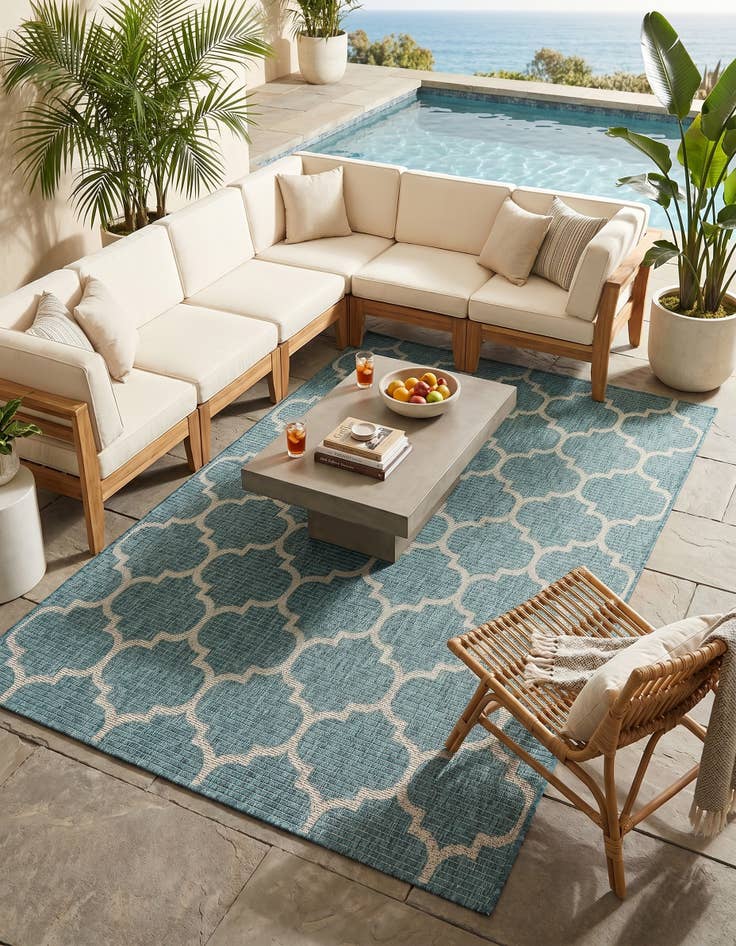 Detail image of 5' 3 x 8' Easy-Clean Trellis Indoor / Outdoor Rug