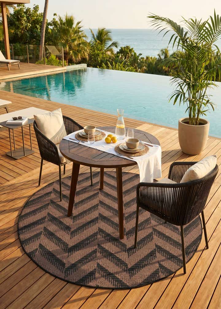 6' x 6' Easy-Clean Modern Indoor / Outdoor Round Rug