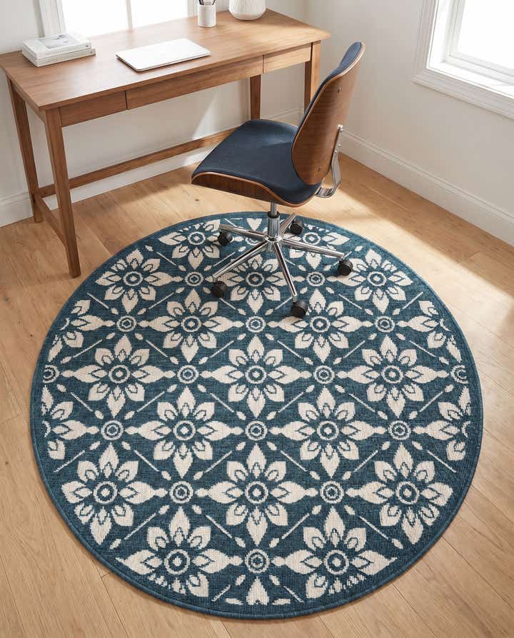4' x 4' Easy-Clean Lattice Indoor / Outdoor Round Rug