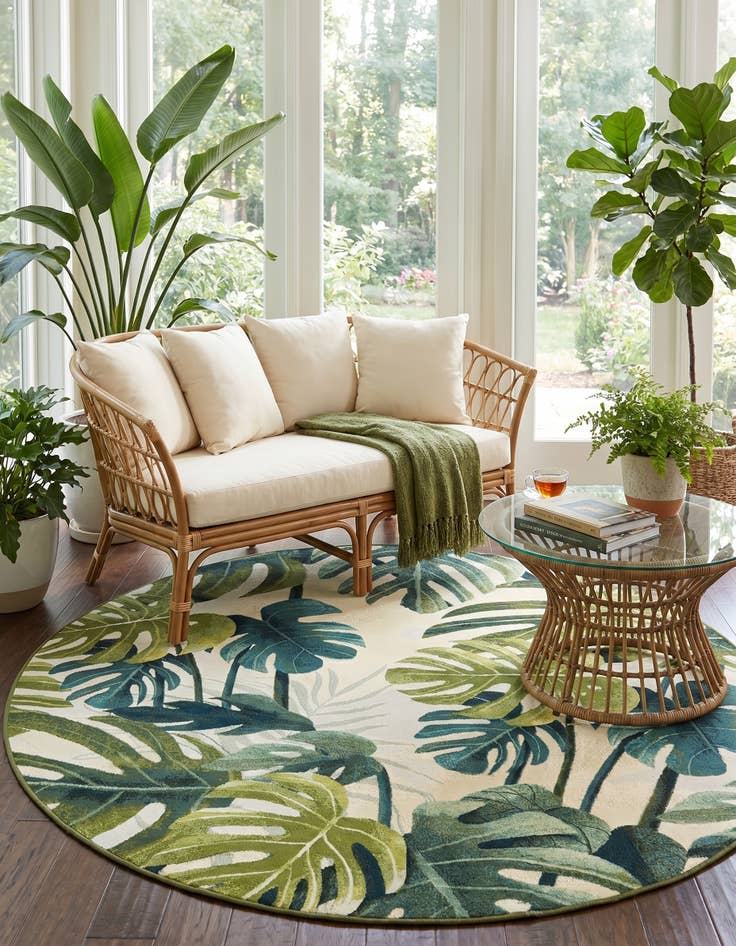 Detail image of 7' 10 x 7' 10 Easy-Clean Botanical Indoor / Outdoor Round Rug