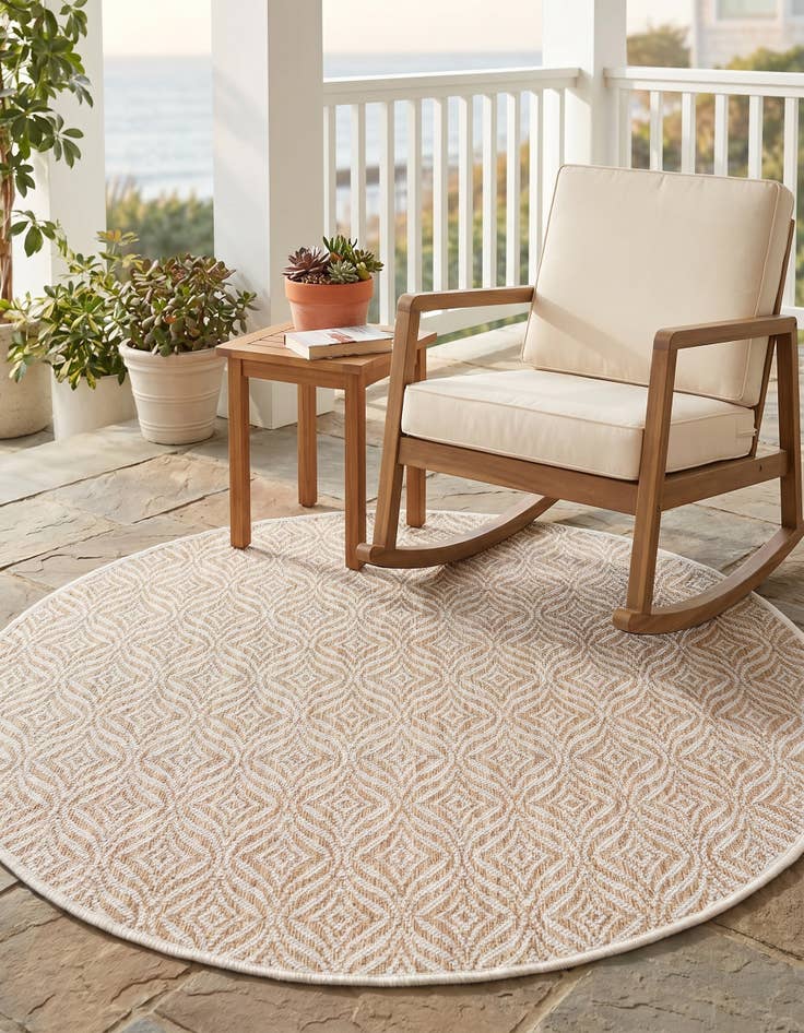 Detail image of 4' x 4' Easy-Clean Lattice Indoor / Outdoor Round Rug