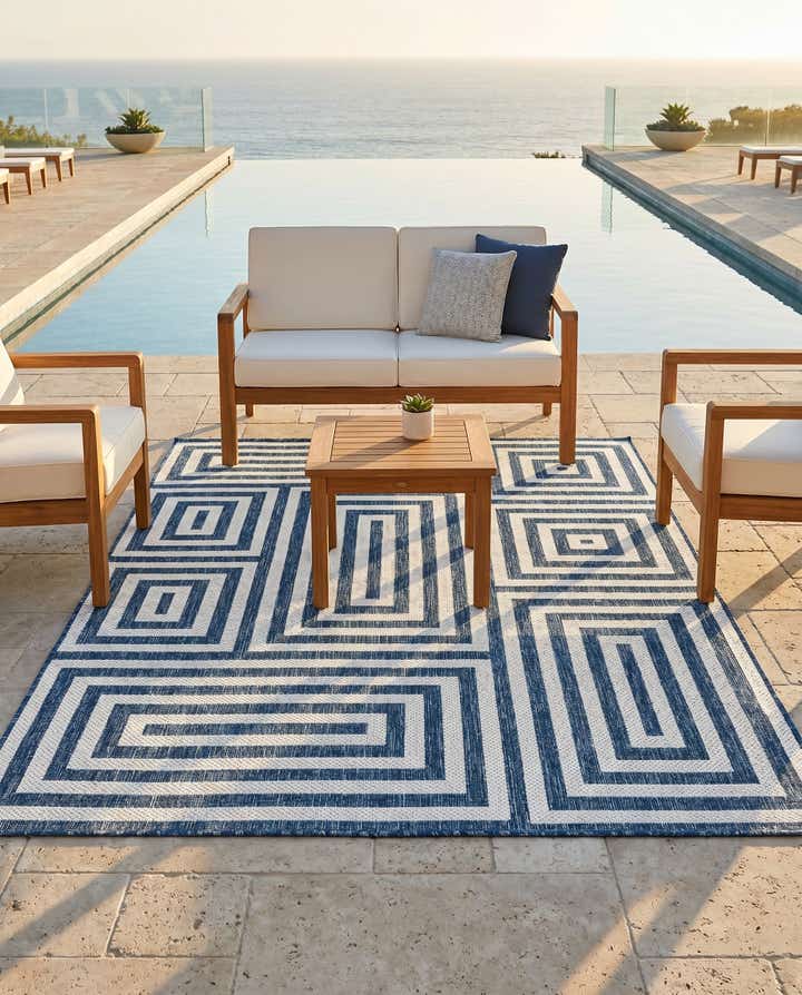 5' 3 x 7' Easy-Clean Modern Indoor / Outdoor Rug