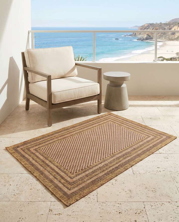 3' 3 x 5' Easy-Clean Border Indoor / Outdoor Rug
