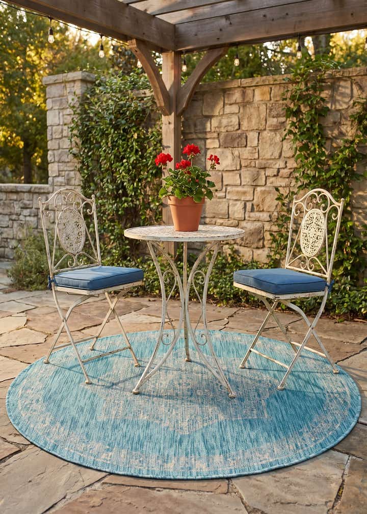 4' x 4' Easy-Clean Traditional Indoor / Outdoor Round Rug