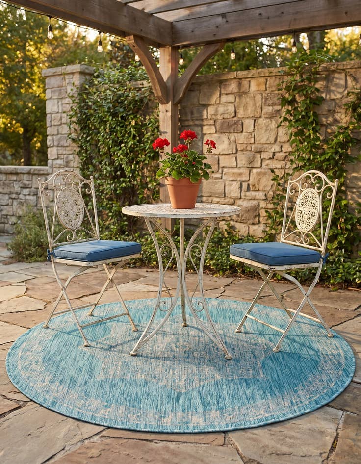 Detail image of 4' x 4' Easy-Clean Traditional Indoor / Outdoor Round Rug