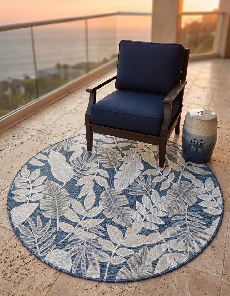 Detail image of 4' 5 x 4' 5 Easy-Clean Botanical Indoor / Outdoor Round Rug