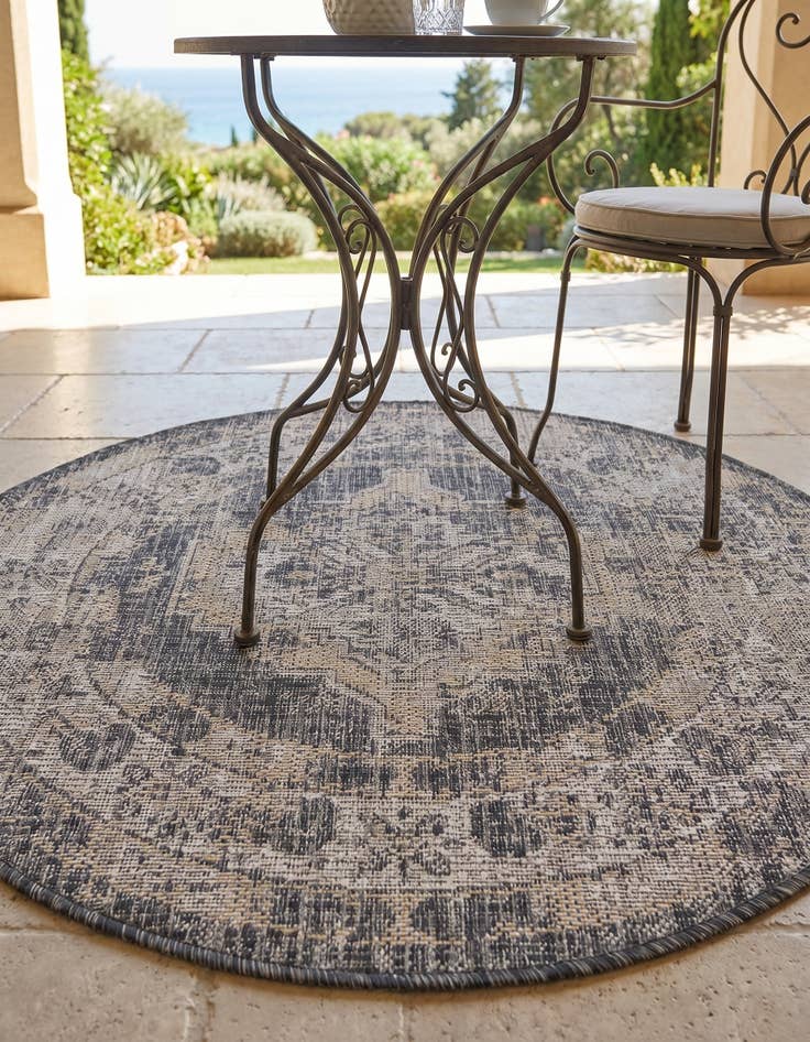 Detail image of 3' x 3' Easy-Clean Traditional Indoor / Outdoor Round Rug