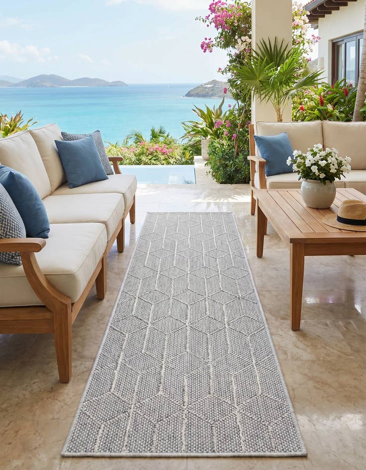 Detail image of 2' x 6' 1 Easy-Clean Trellis Indoor / Outdoor Runner Rug