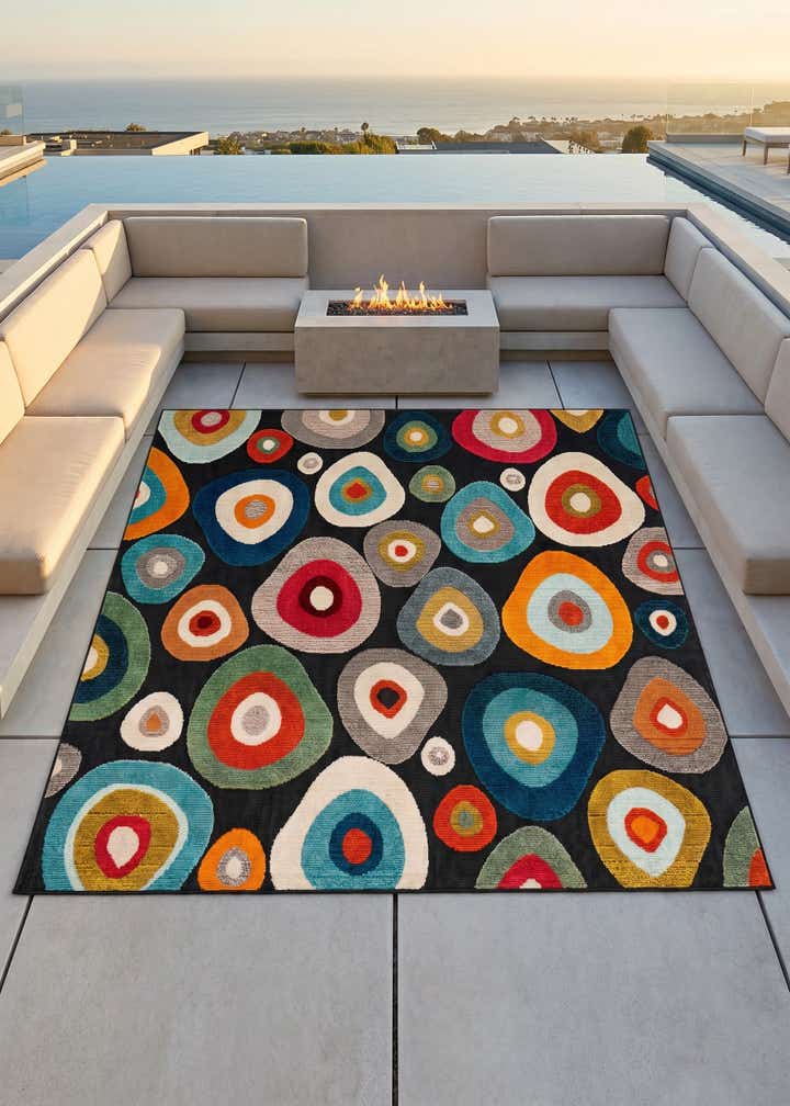 7' 10 x 7' 10 Easy-Clean Casablanca Indoor / Outdoor Square Rug