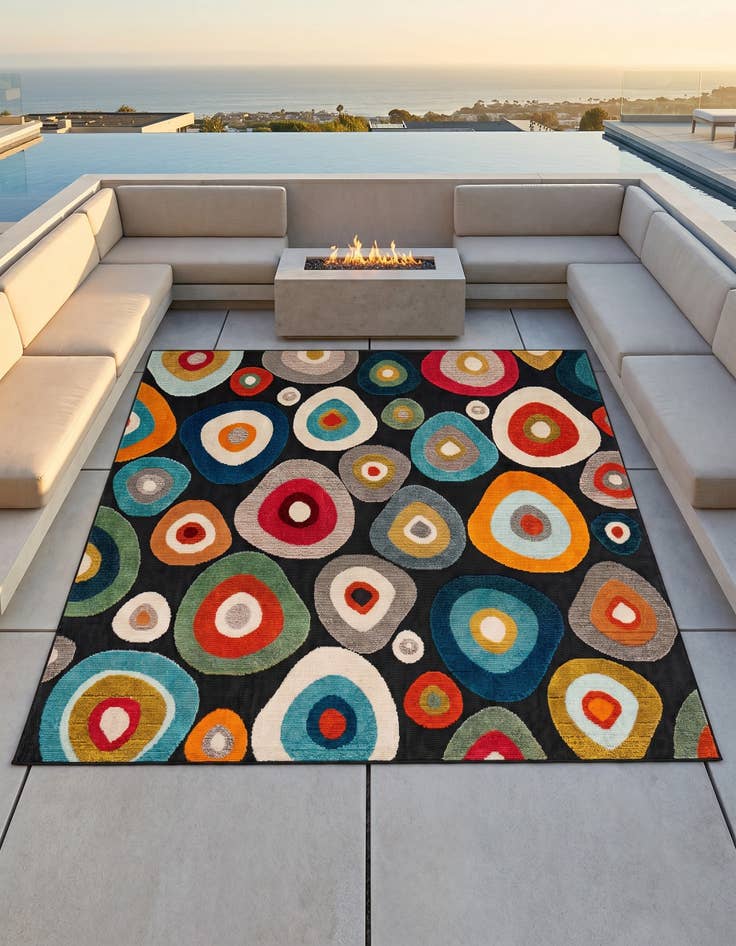 Detail image of 7' 10 x 7' 10 Easy-Clean Casablanca Indoor / Outdoor Square Rug