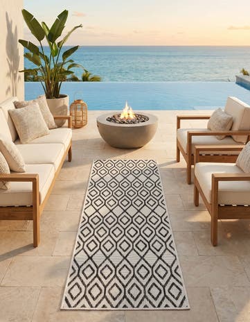 2' x 6' Easy-Clean Jill Zarin Turks and Caicos Indoor / Outdoor Runner Rug