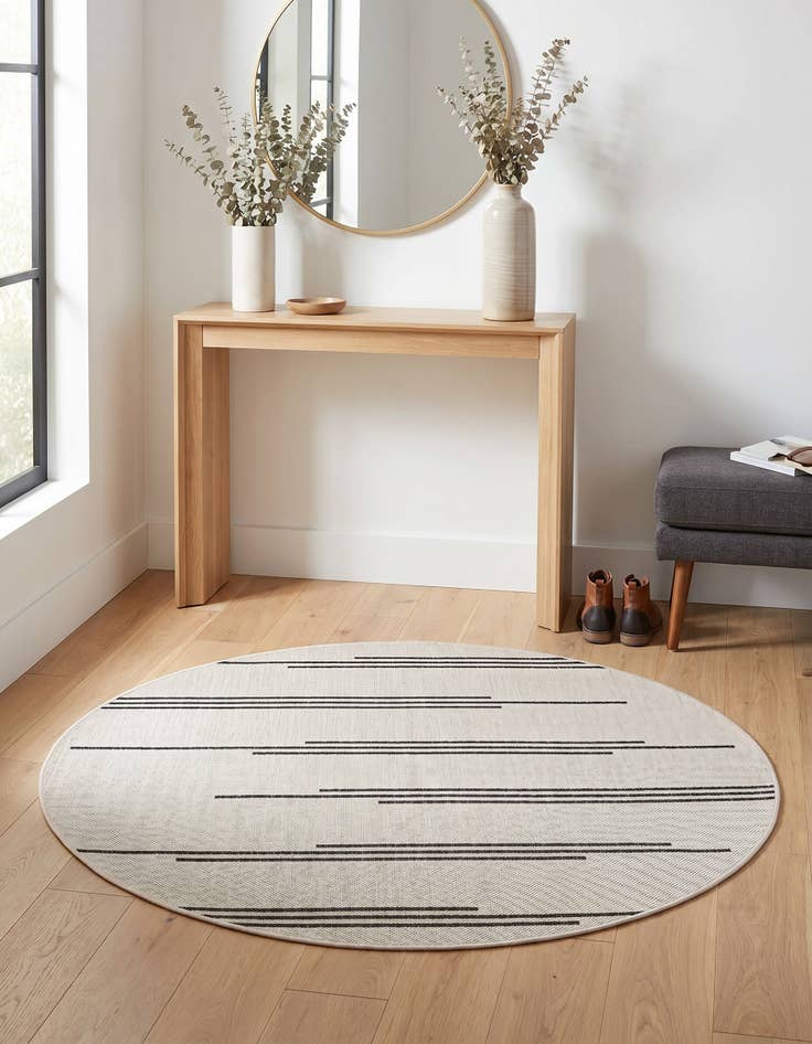 Detail image of 4' x 4' Easy-Clean Modern Indoor / Outdoor Round Rug