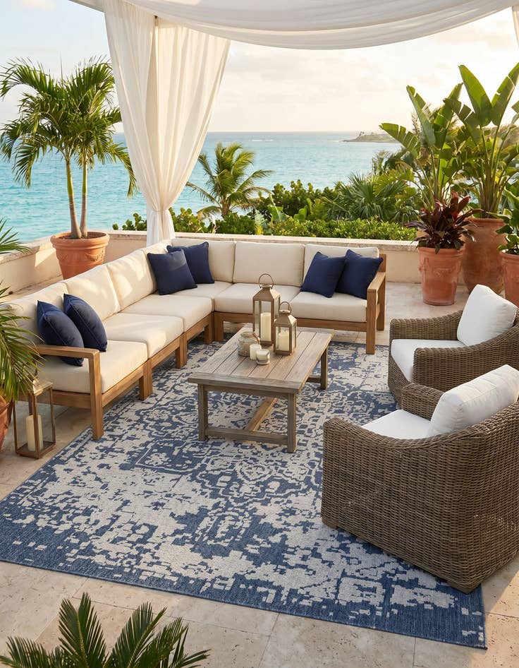 Detail image of 10' x 14' 1 Easy-Clean Traditional Indoor / Outdoor Rug