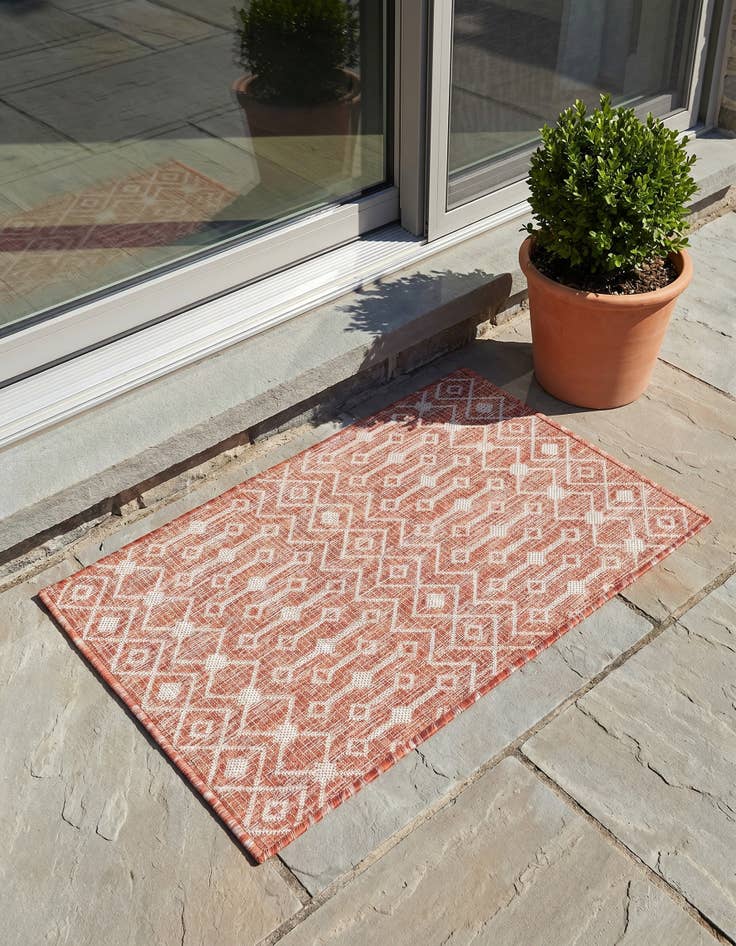 Detail image of 2' x 3' 1 Easy-Clean Trellis Indoor / Outdoor Rug