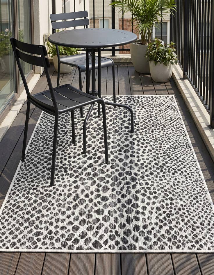 Detail image of 3' x 5' 3 Easy-Clean Jill Zarin Cape Town Indoor / Outdoor Rug