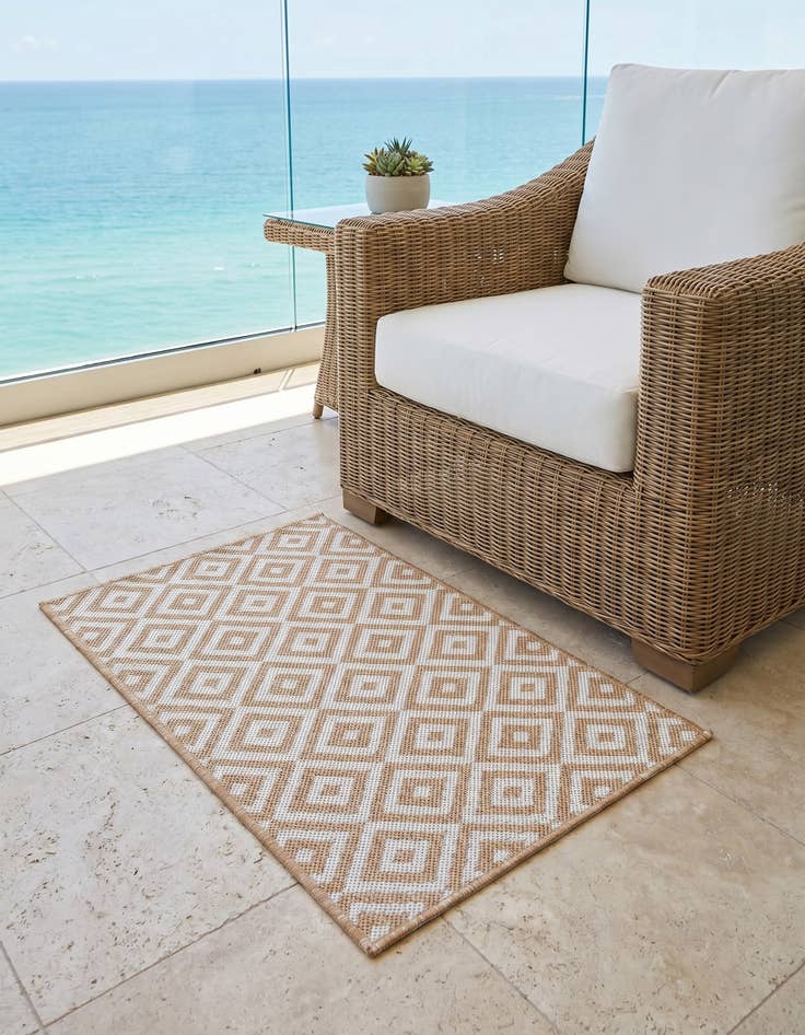 Detail image of 2' x 3' Easy-Clean Jill Zarin Costa Rica Indoor / Outdoor Rug