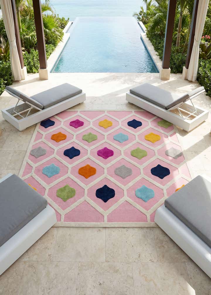 7' 10 x 7' 10 Easy-Clean Aruba Indoor / Outdoor Square Rug