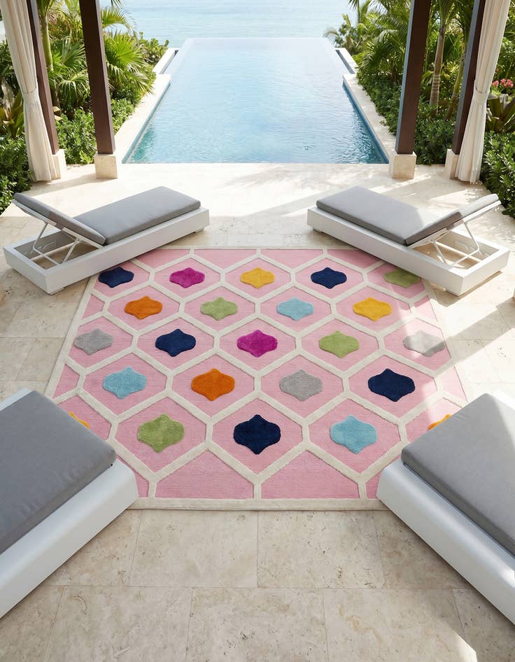 Detail image of 7' 10 x 7' 10 Easy-Clean Aruba Indoor / Outdoor Square Rug