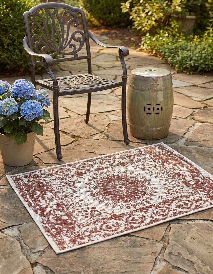 Detail image of 2' x 3' Easy-Clean Traditional Indoor / Outdoor Rug