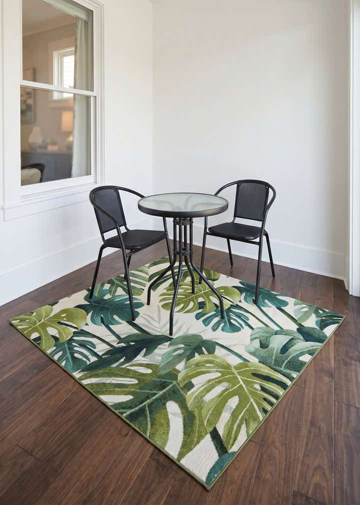 6' x 6' Easy-Clean Botanical Indoor / Outdoor Square Rug