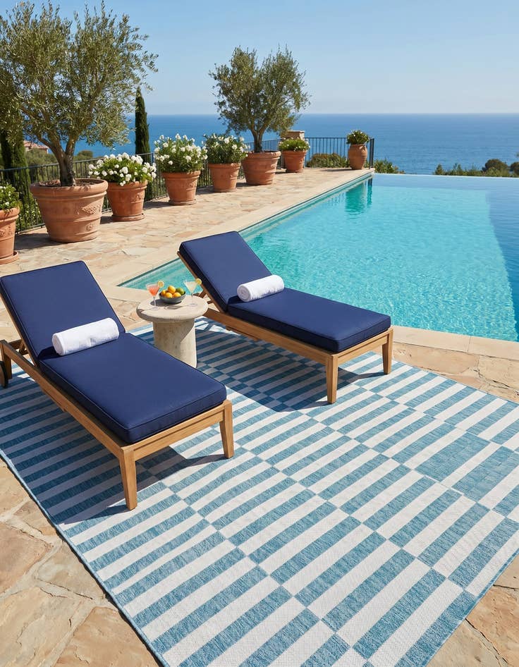 Detail image of 7' x 10' Easy-Clean Ribbon Indoor / Outdoor Rug