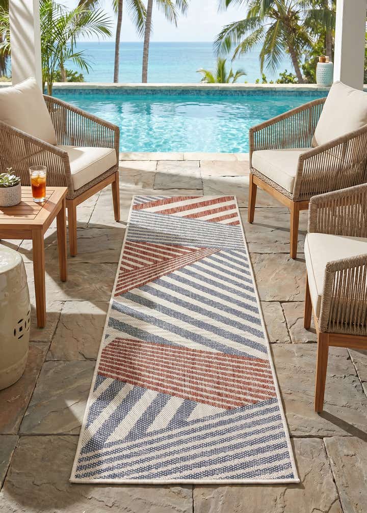 2' x 6' Easy-Clean Jill Zarin Indoor / Outdoor Runner Rug