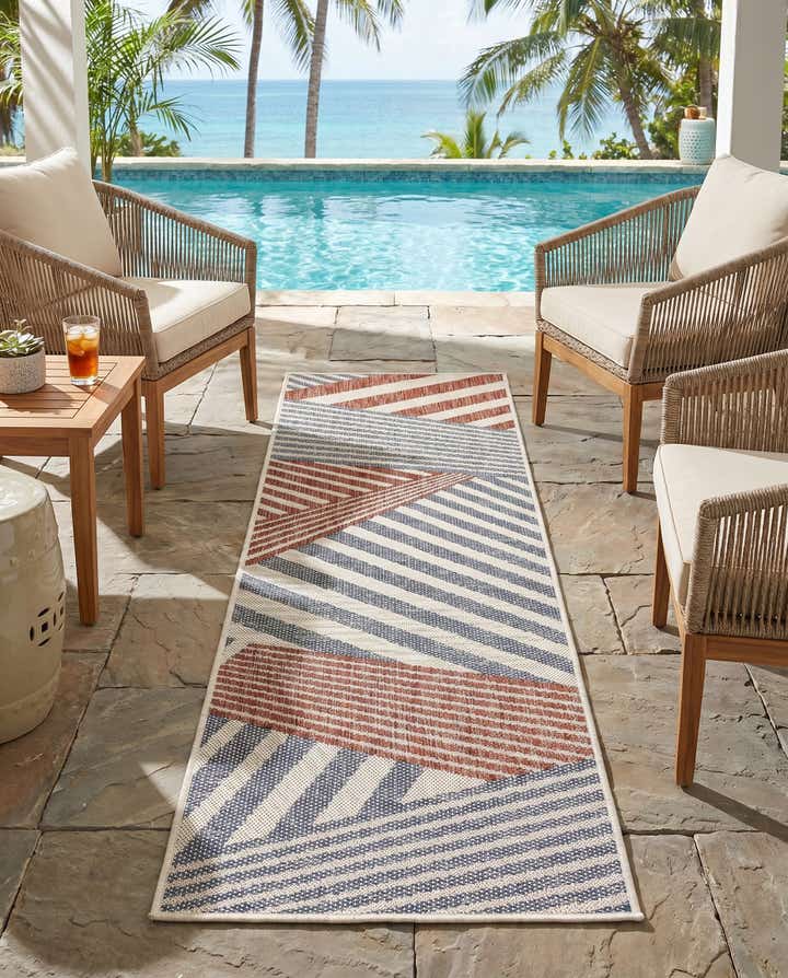 2' x 6' Easy-Clean Jill Zarin Indoor / Outdoor Runner Rug