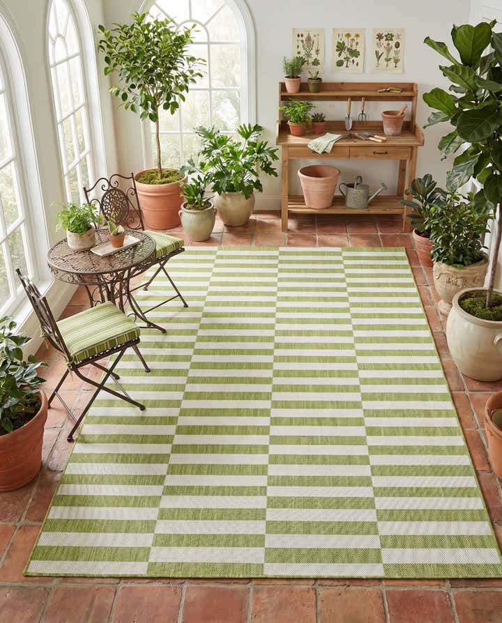7' 10 x 11' Easy-Clean Ribbon Indoor / Outdoor Rug