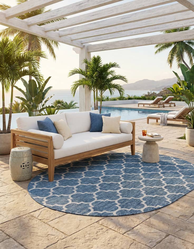 Detail image of 7' 10 x 10' Easy-Clean Lattice Indoor / Outdoor Oval Rug