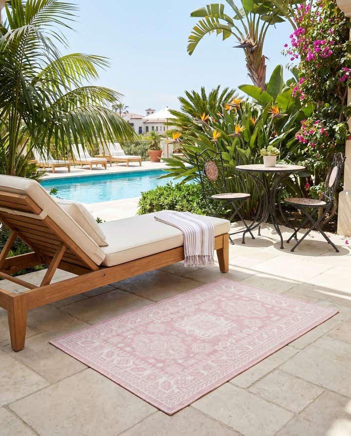 3' x 5' 3 Easy-Clean Aztec Indoor / Outdoor Rug