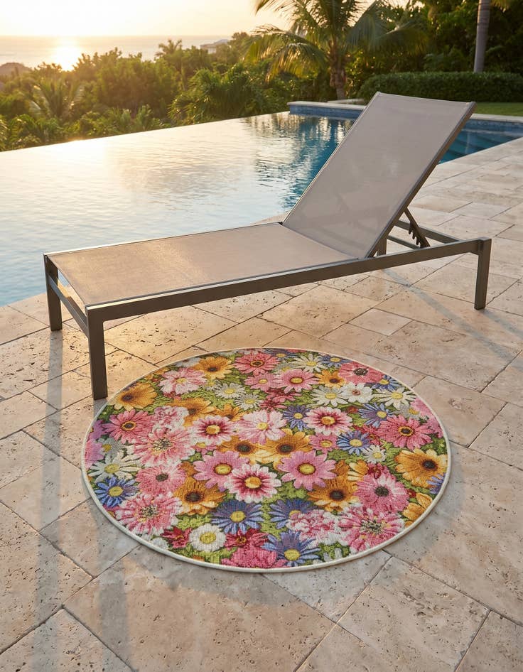 Detail image of 3' x 3' Easy-Clean Botanical Indoor / Outdoor Round Rug