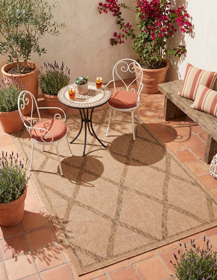 Detail image of 5' x 8' Easy-Clean Trellis Indoor / Outdoor Rug