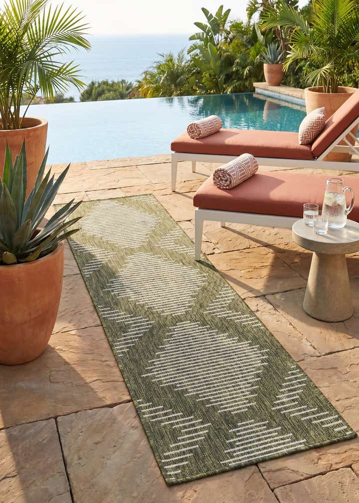 2' x 6' Easy-Clean Modern Indoor / Outdoor Runner Rug
