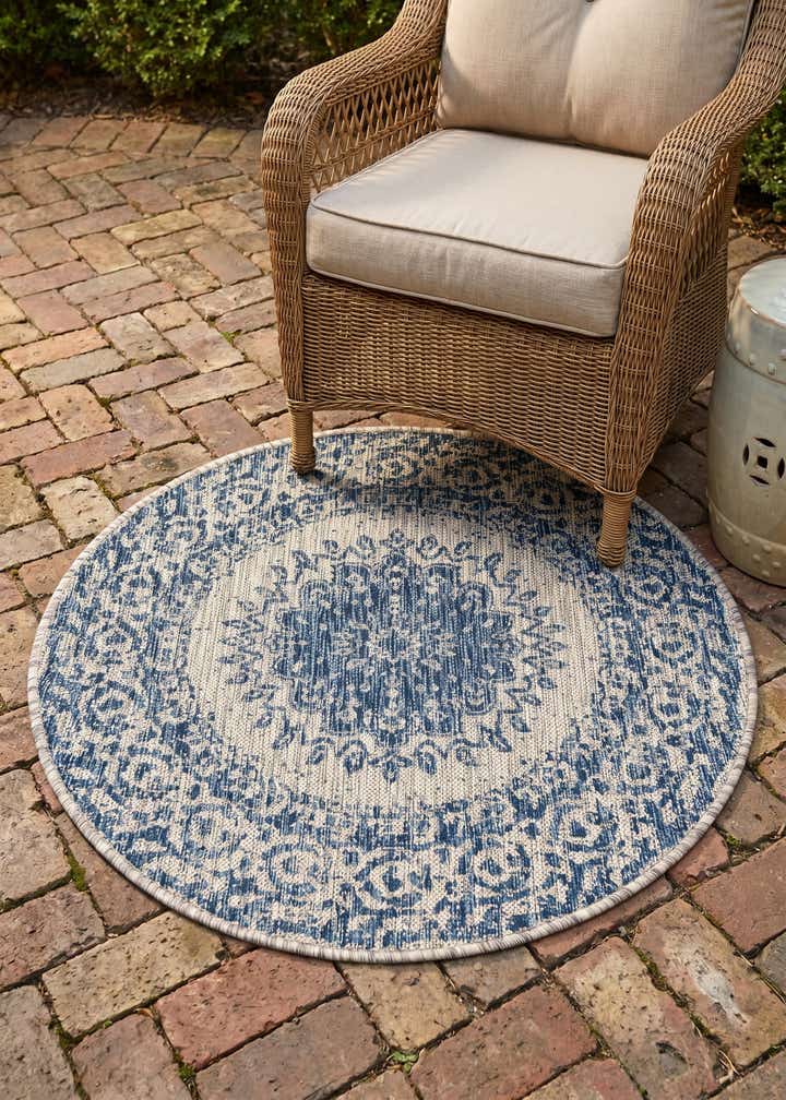 3' x 3' Easy-Clean Traditional Indoor / Outdoor Round Rug