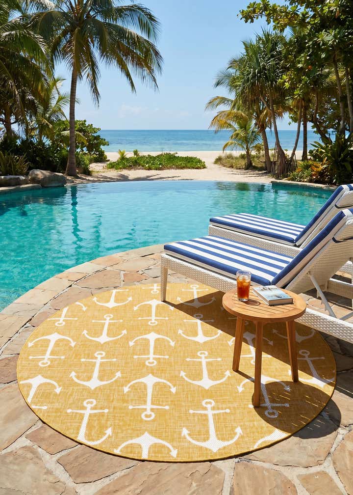 7' 10 x 7' 10 Easy-Clean Coastal Indoor / Outdoor Round Rug