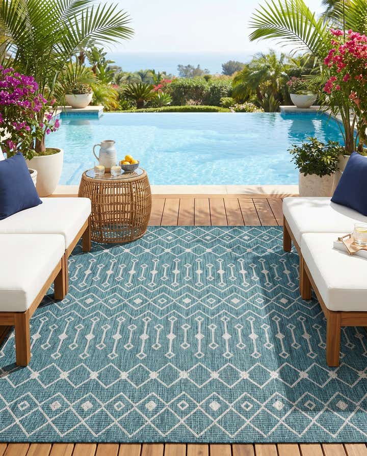 6' x 6' Easy-Clean Lattice Indoor / Outdoor Square Rug
