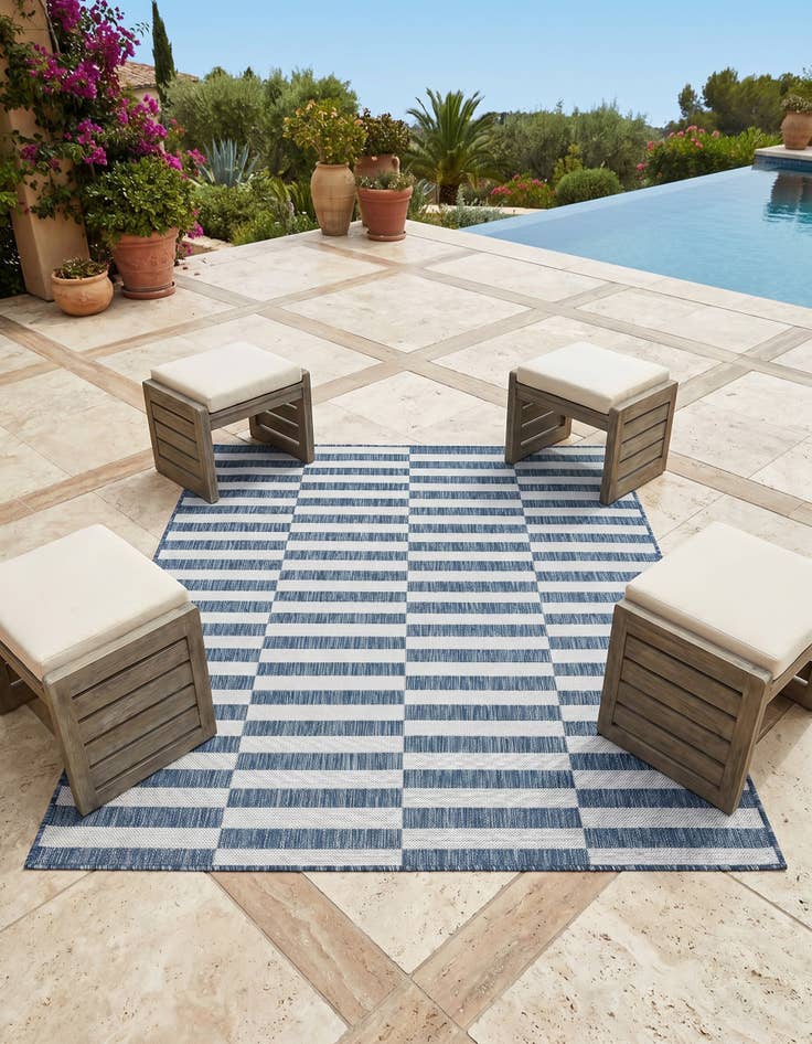 Detail image of 5' 3 x 5' 3 Easy-Clean Ribbon Indoor / Outdoor Square Rug