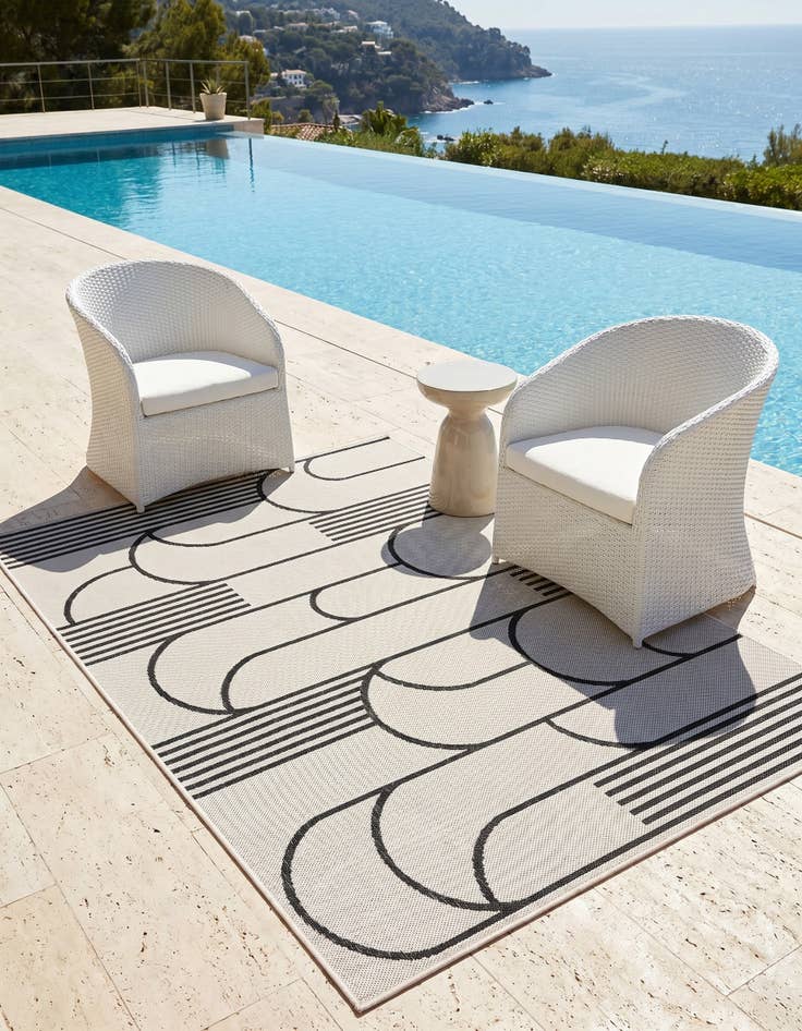 Detail image of 4' x 6' Easy-Clean Modern Indoor / Outdoor Rug