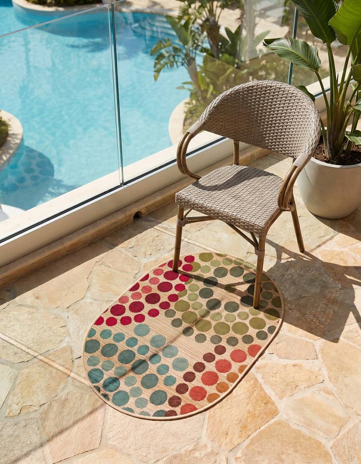 Detail image of 2' 2 x 3' Easy-Clean Modern Indoor / Outdoor Oval Rug