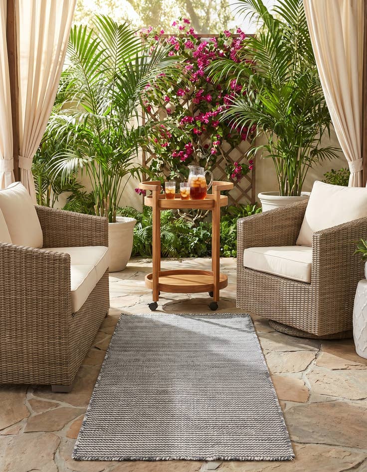 Detail image of 2' x 4' 1 Easy-Clean Jill Zarin Palm Springs Indoor / Outdoor Runner Rug