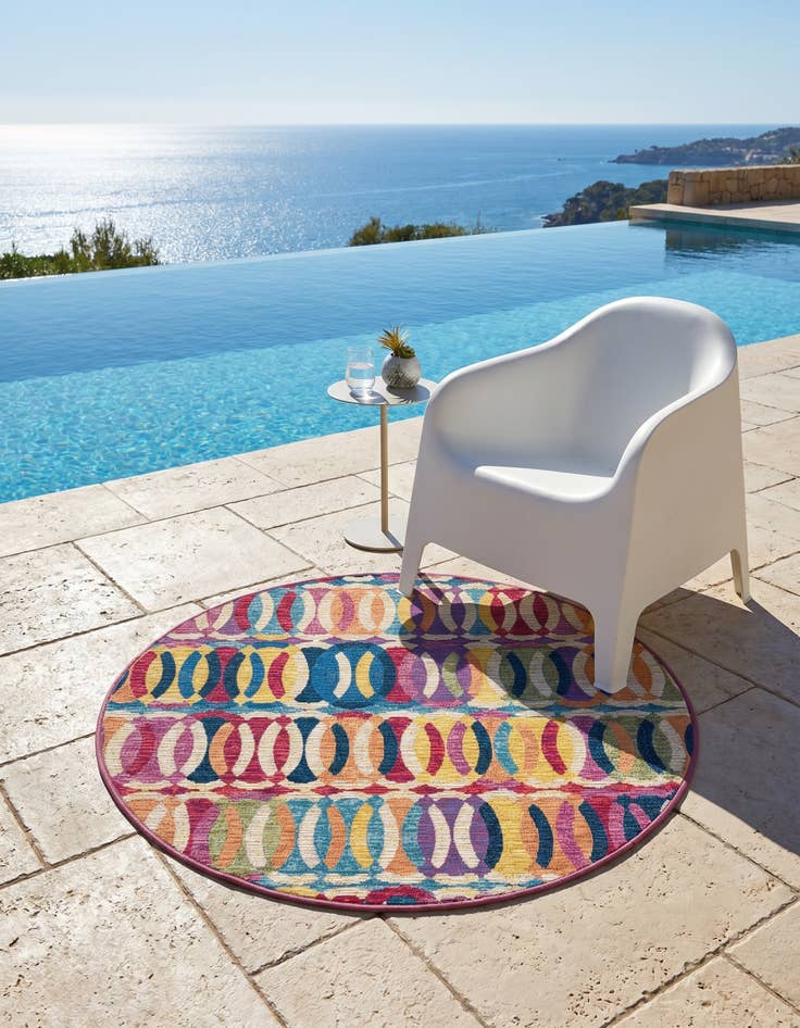 Detail image of 3' 3 x 3' 3 Easy-Clean Modern Indoor / Outdoor Round Rug