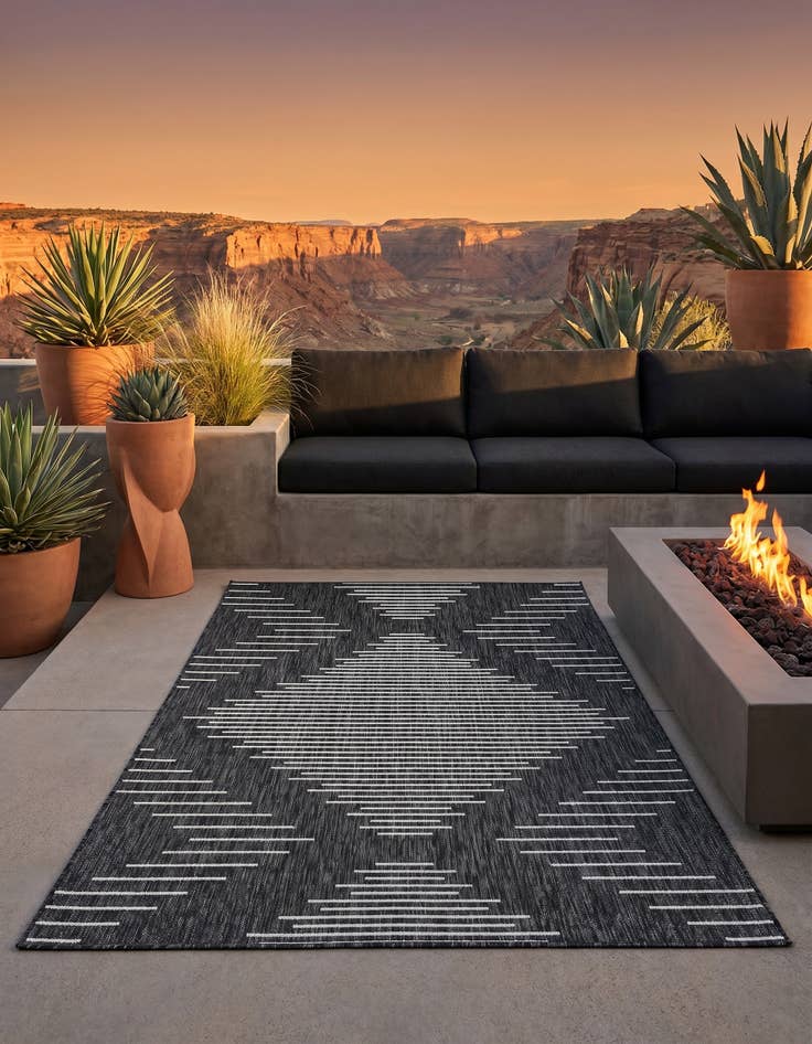 Detail image of 5' 3 x 7' Easy-Clean Modern Indoor / Outdoor Rug
