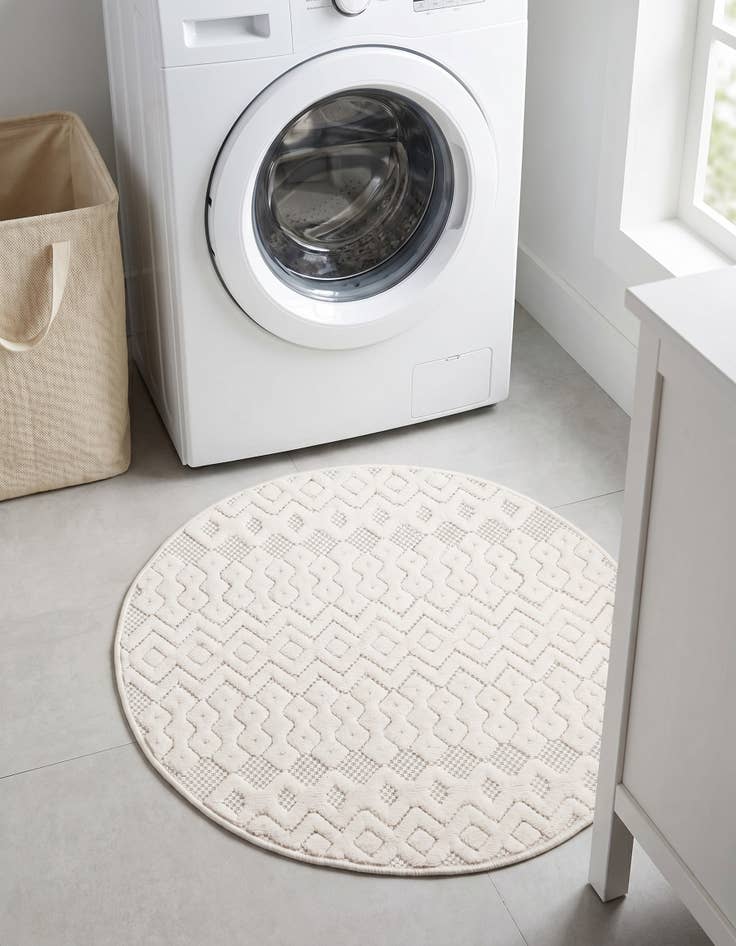 Detail image of 3' x 3' Easy-Clean Trellis Textured Indoor / Outdoor Round Rug