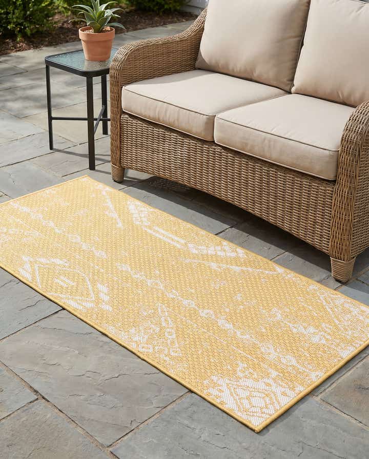 2' x 4' Easy-Clean Bohemian Indoor / Outdoor Runner Rug